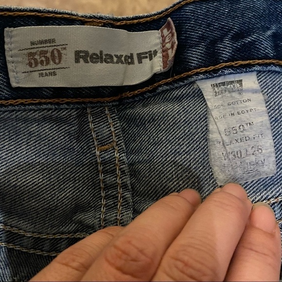 LEVI’S 550 Blue Relaxed Fit Frayed Raw Hem Jean Shorts 30-Fit Small - Picture 5 of 9
